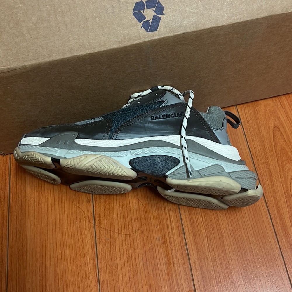 COPY - Sz 9 Balenciaga triple s - Picture 3 of 4